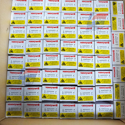 เซ็นเซอร์วัดแรงดันแบบติดตั้งบนบอร์ด 163PC01D75 ซีรีส์ 160PC ซิลิคอน พร้อมการขยายสัญญาณและการชดเชย